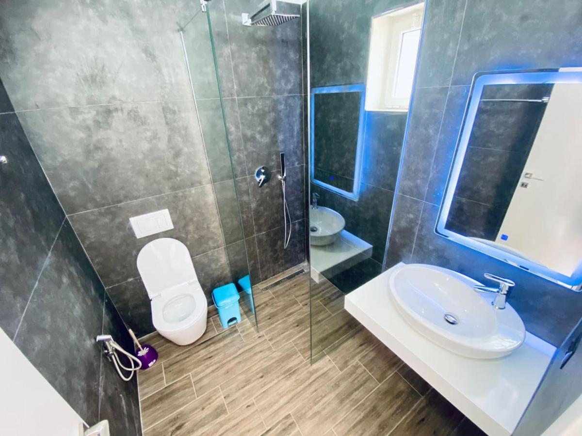 Wild Villa Apartments ซารานเดอ ภายนอก รูปภาพ